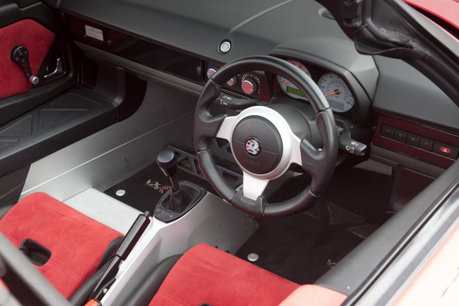 Торпедо Vauxhall VXR220 2004 года  (фото 23 из 34)